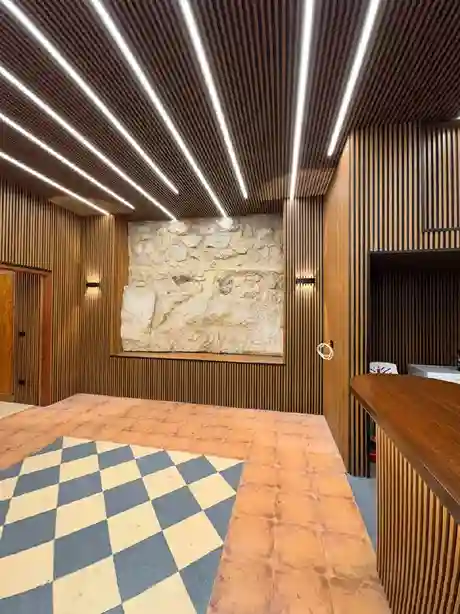 معلم تركيب بديل خشب محترف بالرياض